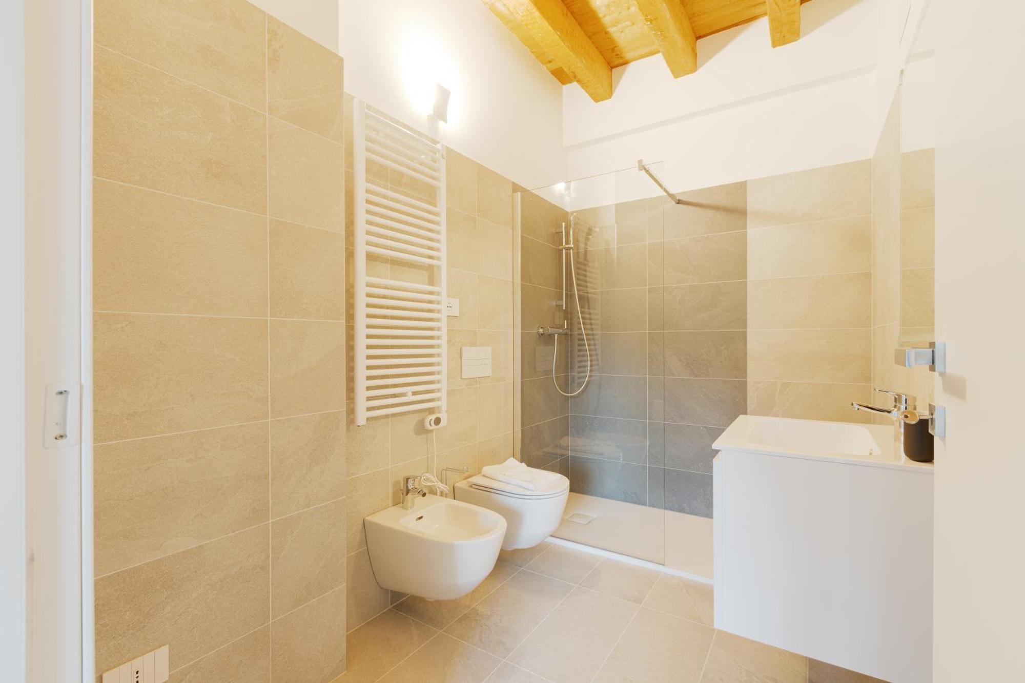 Modern Apartment In Milan With Balcony Exterior photo